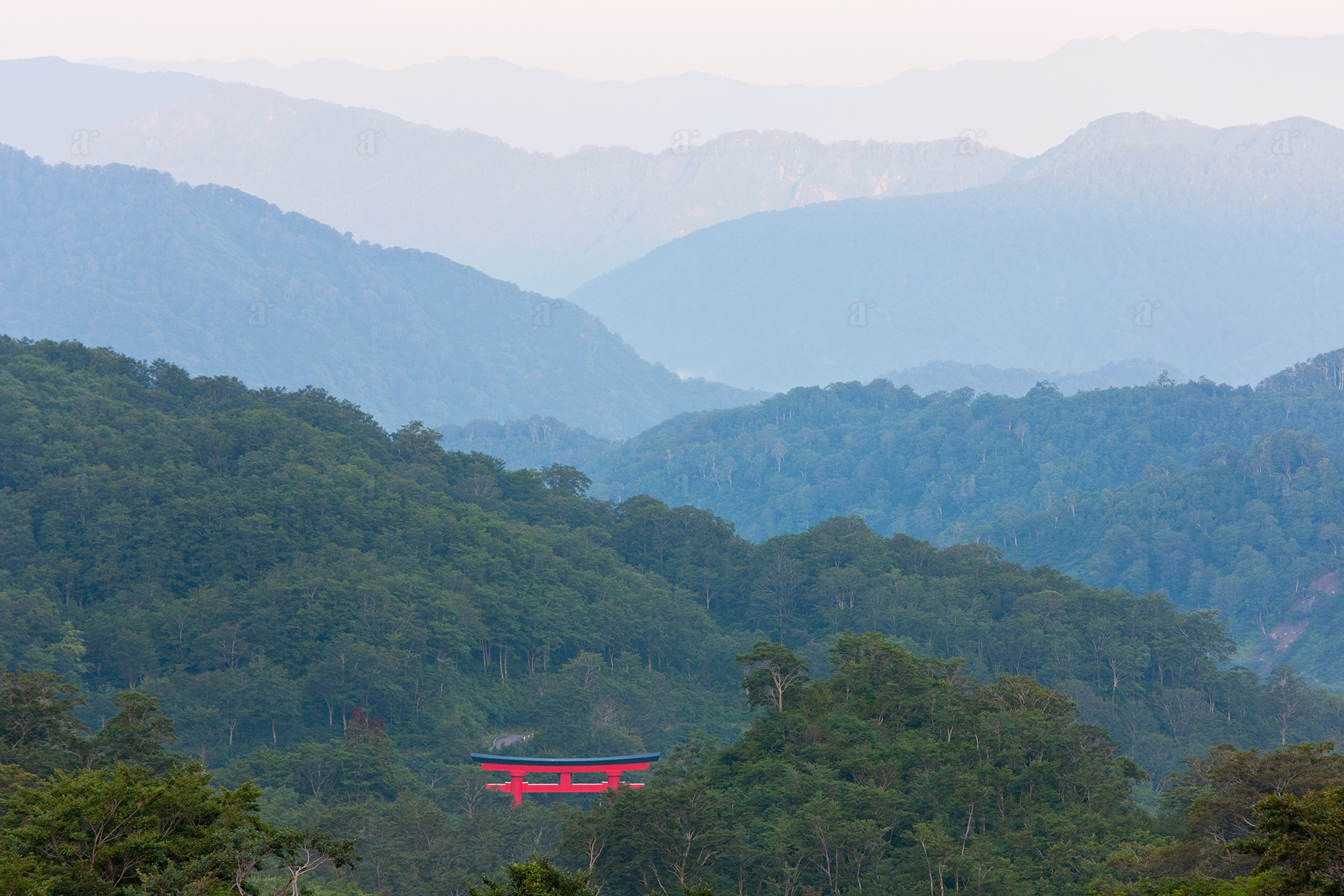 ベン・シモンズ &ldquo;湯殿山神社　出羽三山&rdquo; Ben Simmons &ldquo;Yudono-san Shrine, Dewa Sanzan&rdquo;